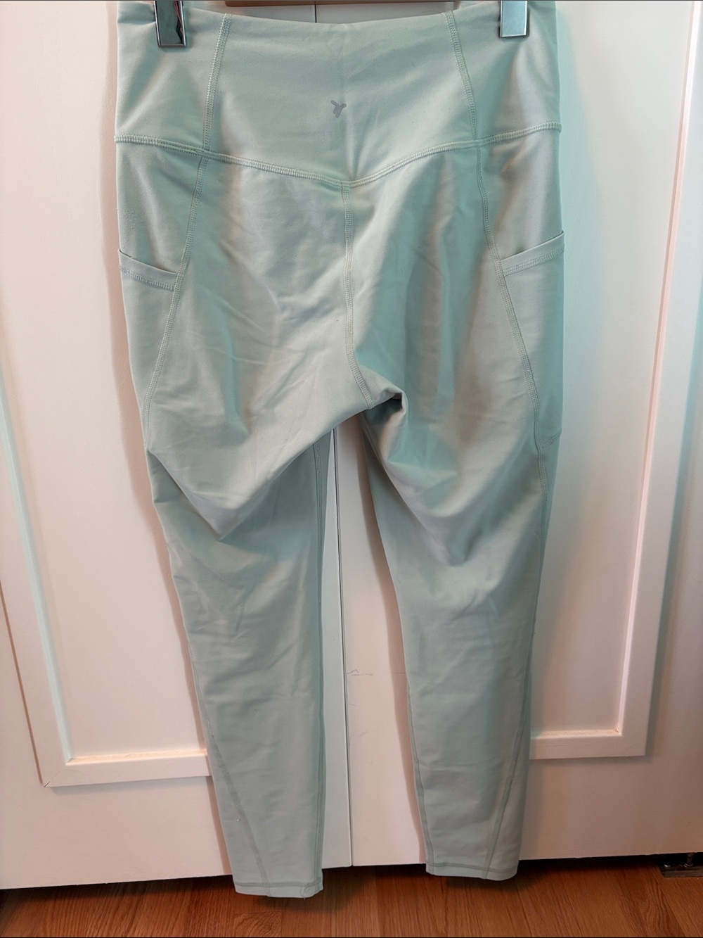 Old Navy Mint Green High-Rise Leggings with Side Pockets - Picture 2 of 4